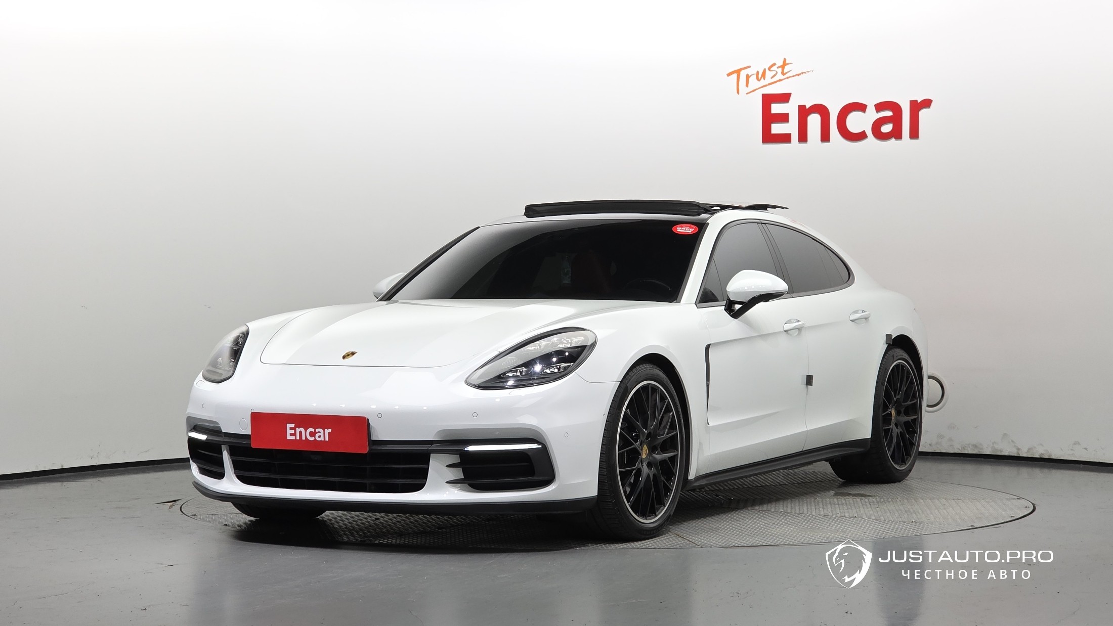 Автомобиль Porsche Panamera