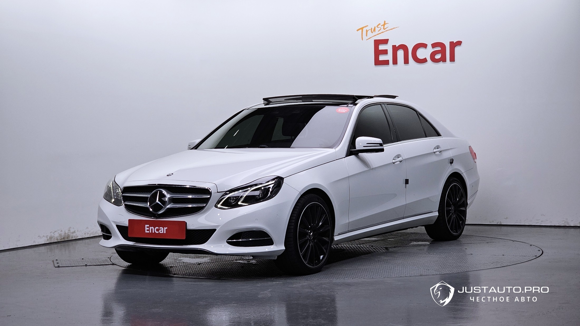 Автомобиль Mercedes-Benz E-Class