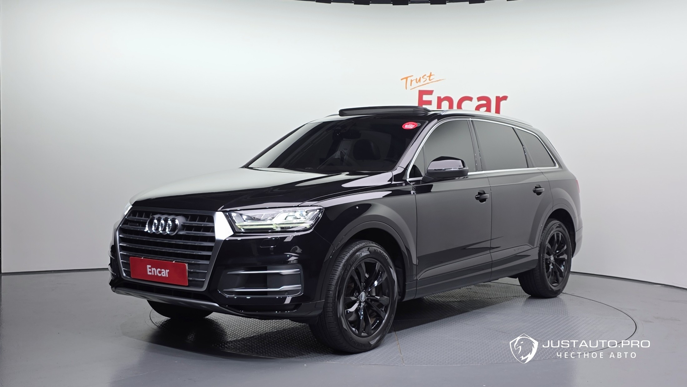 Автомобиль Audi Q7