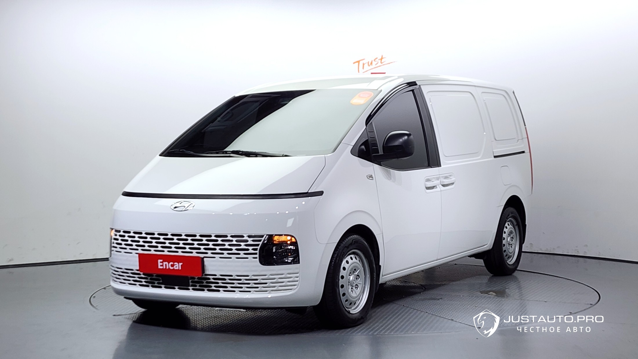 Автомобиль Hyundai Staria