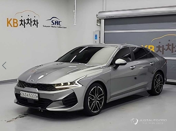 Автомобиль Kia K5