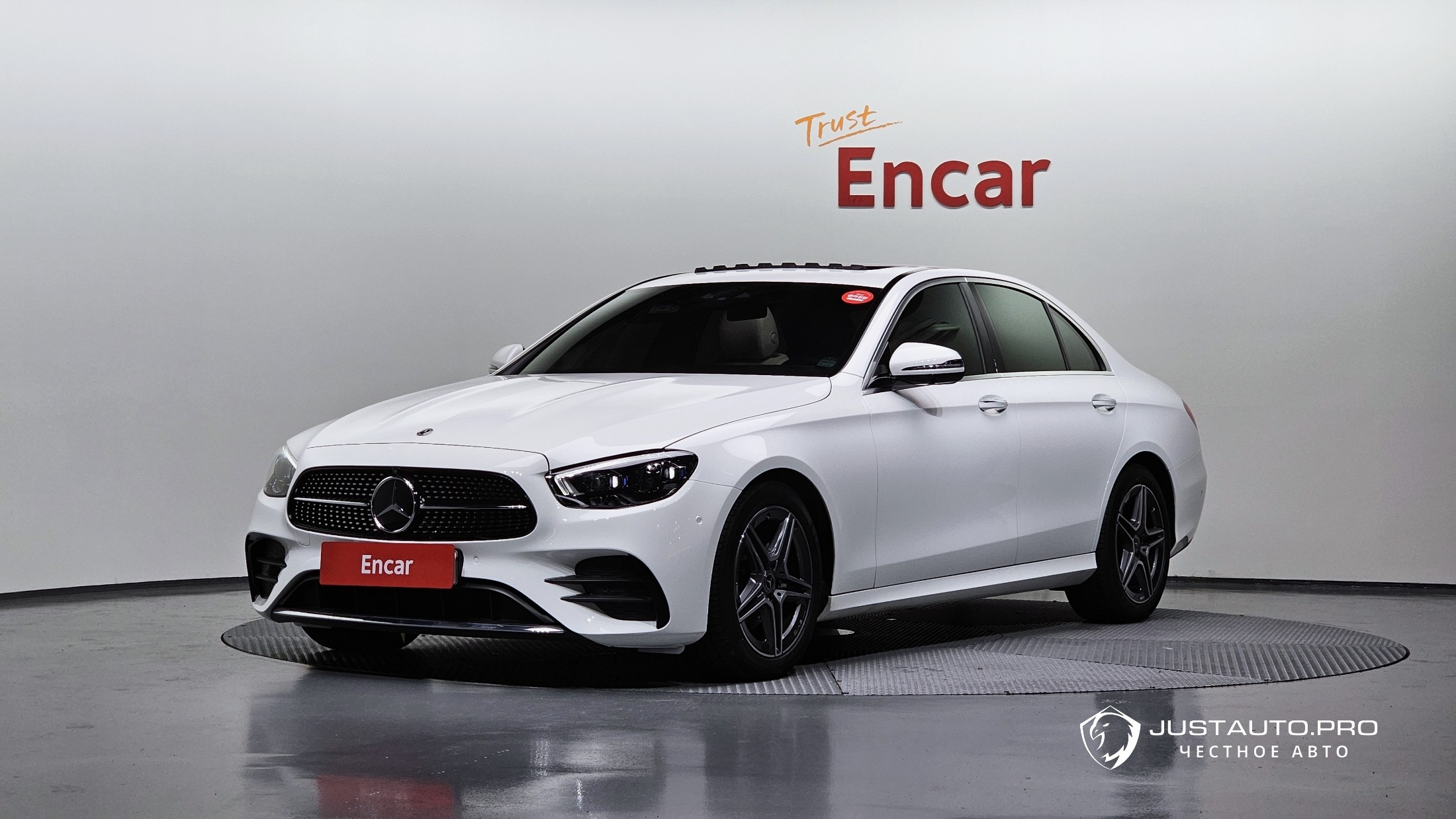 Автомобиль Mercedes-Benz E-Class