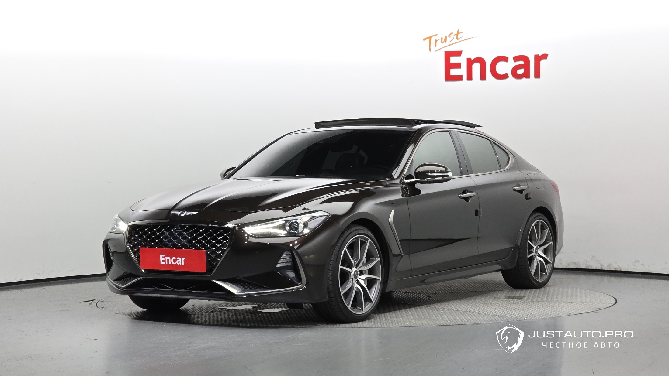 Автомобиль Genesis G70
