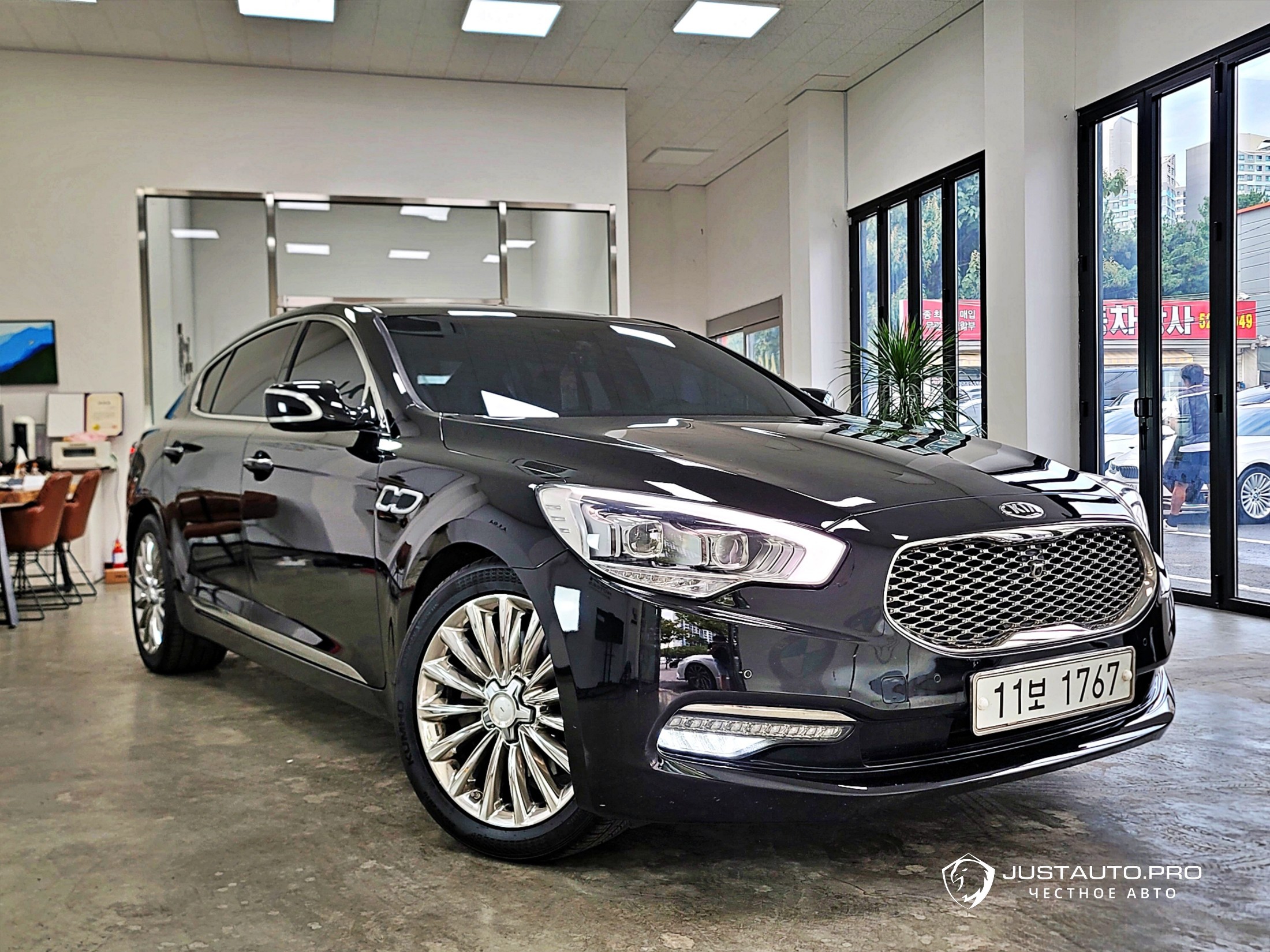 Автомобиль Kia K9