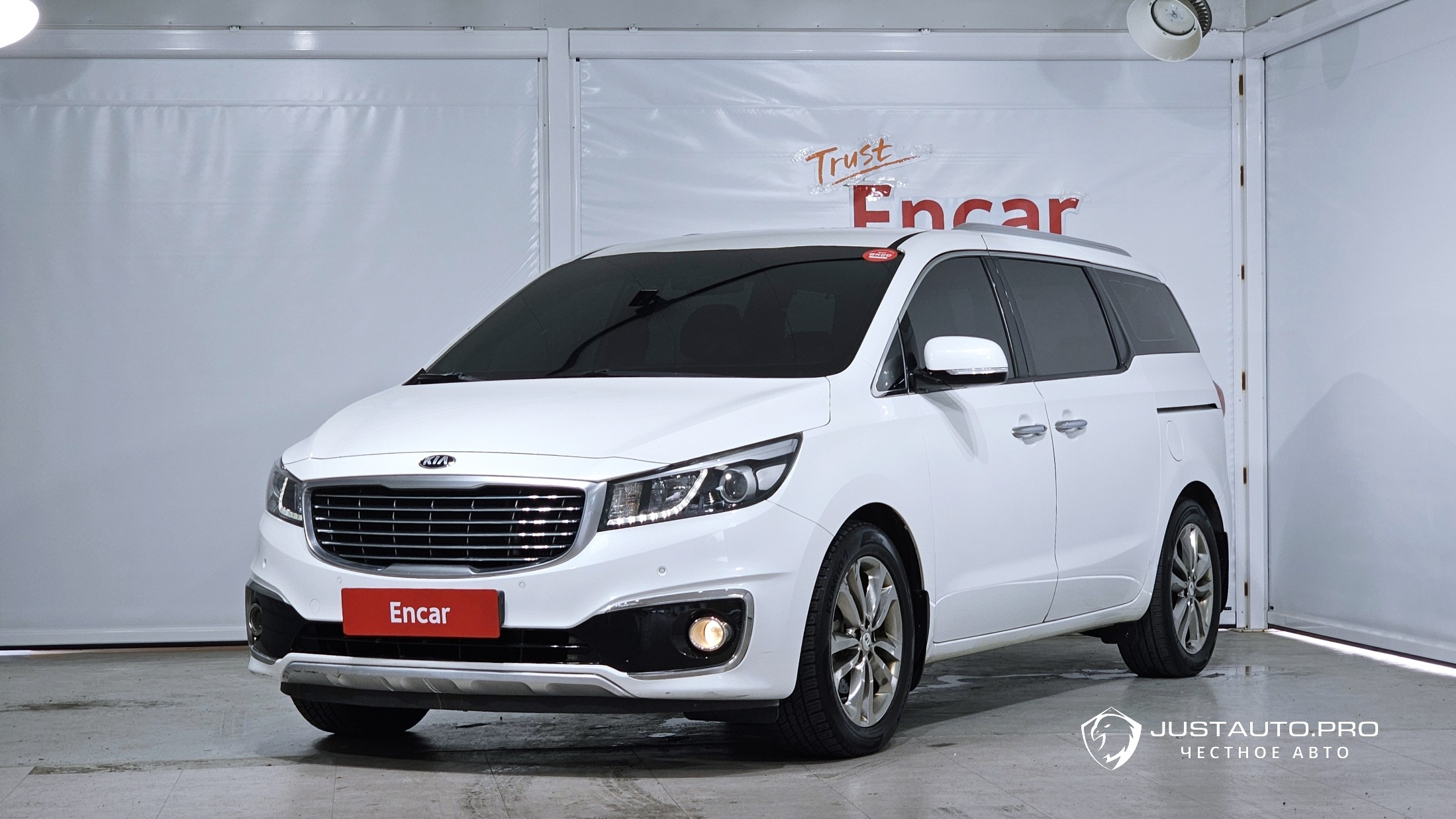 Автомобиль Kia Canival