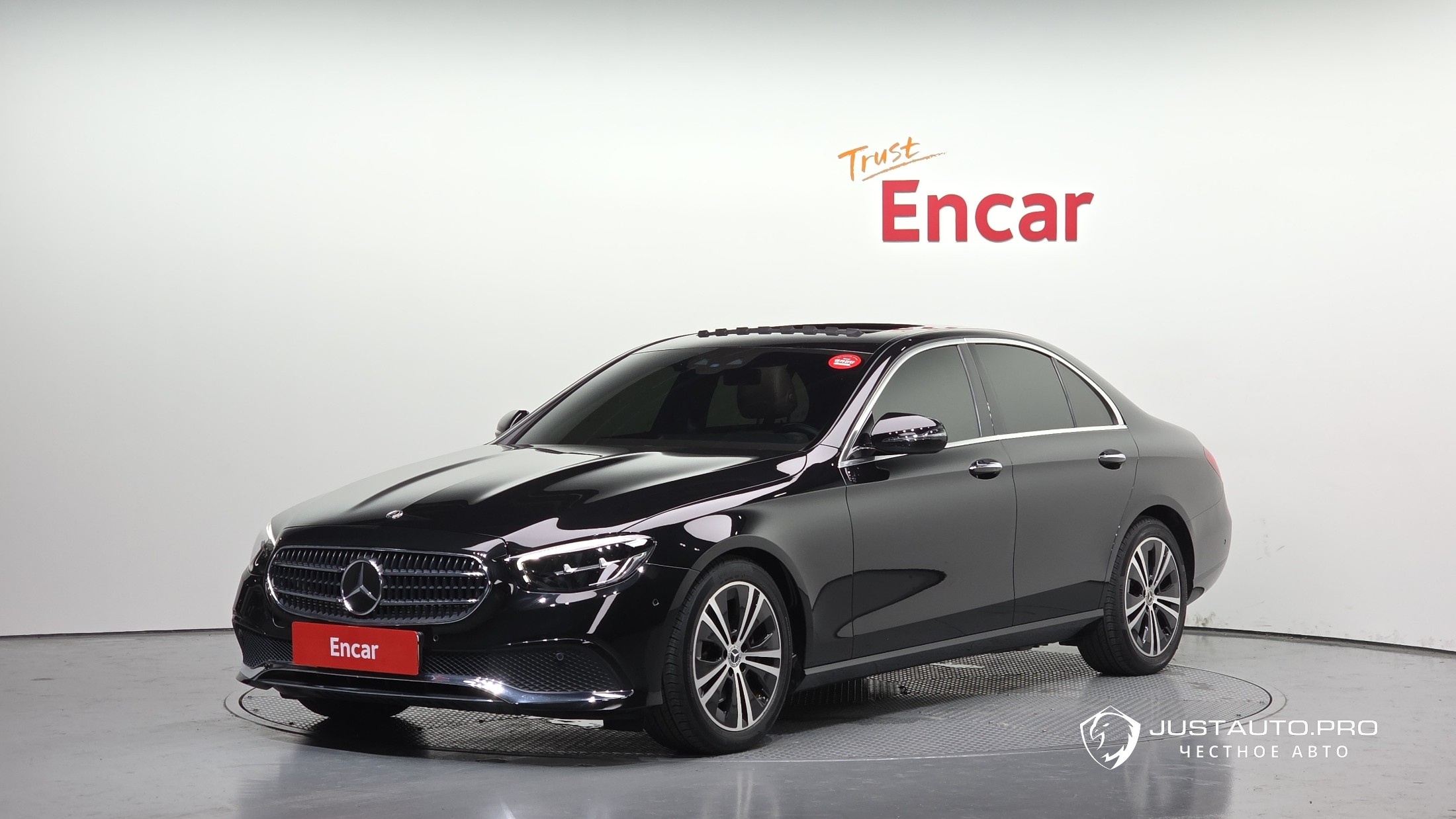 Автомобиль Mercedes-Benz E-Class