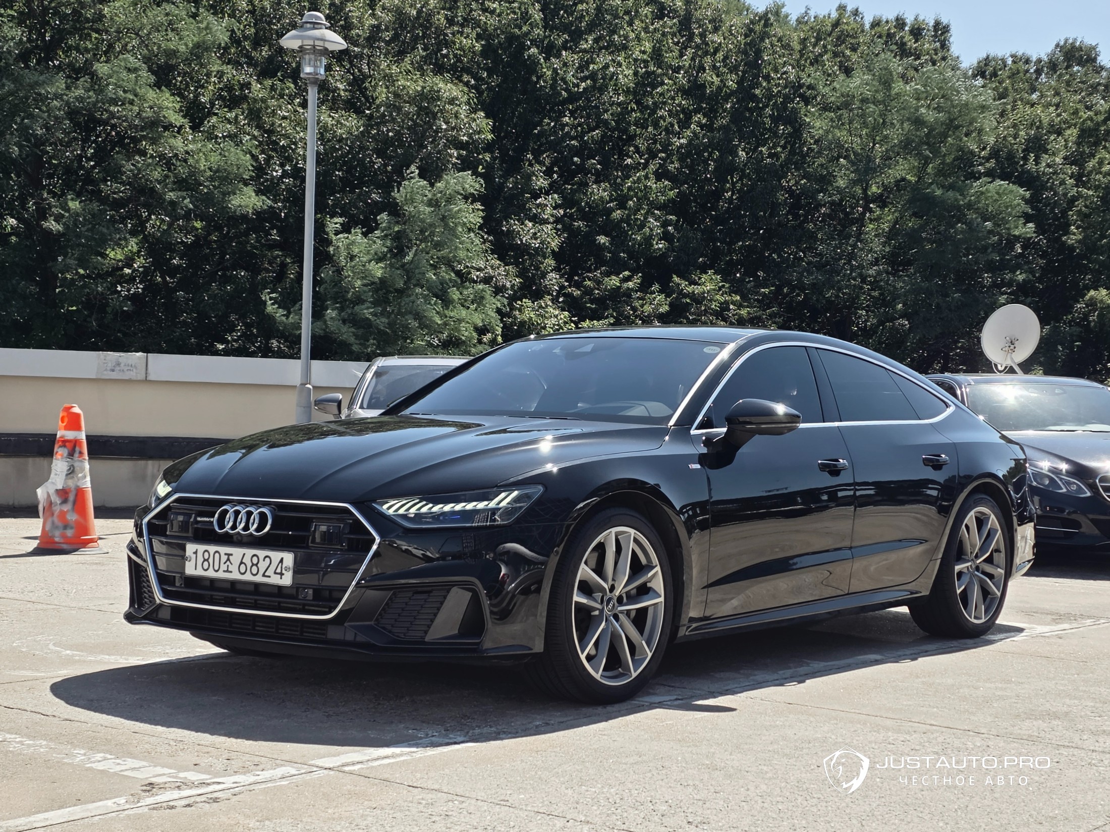 Автомобиль Audi A7