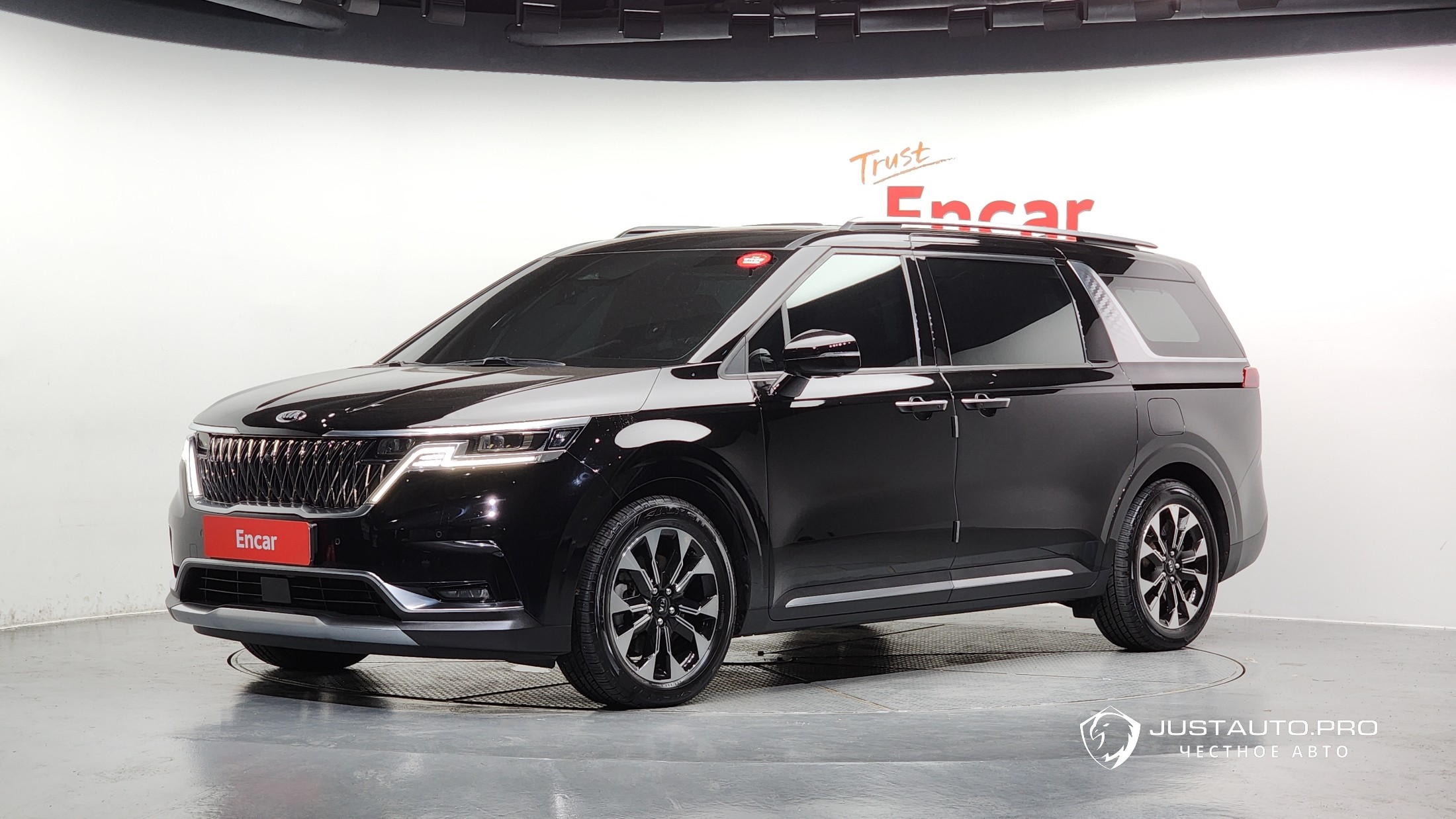 Автомобиль Kia Canival