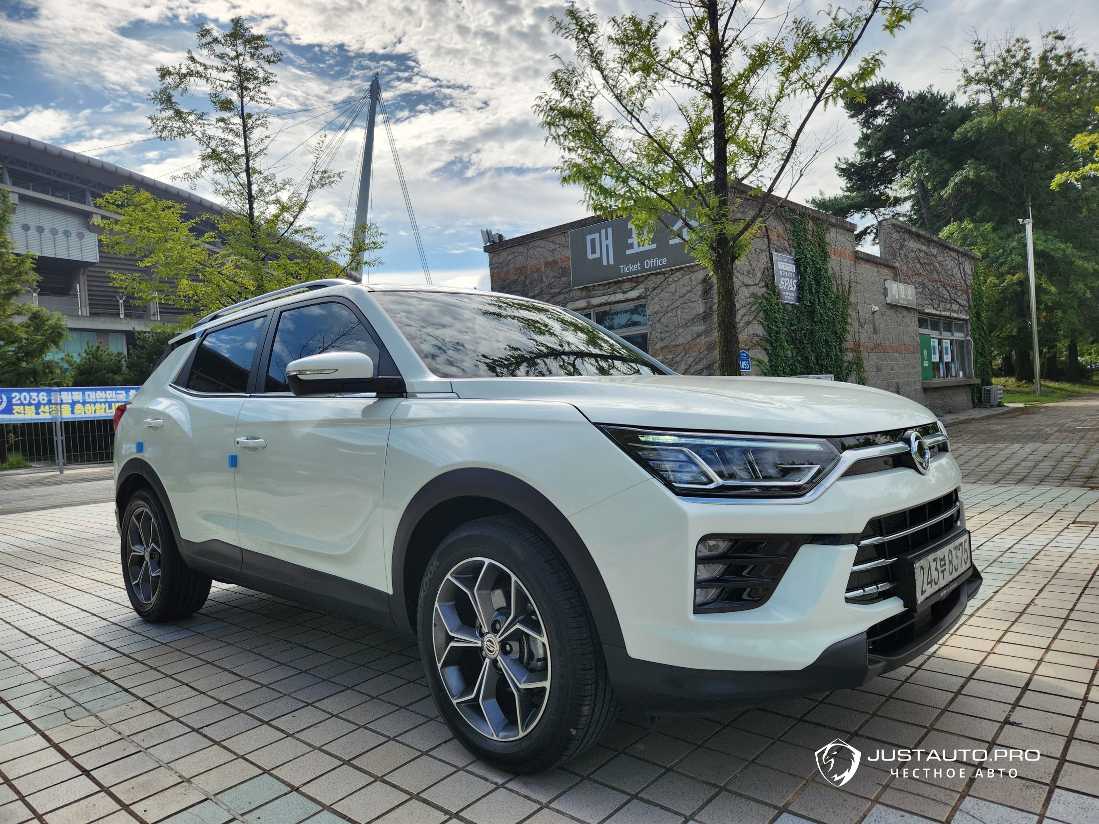 Автомобиль KG_Mobility_Ssangyong KORANDO