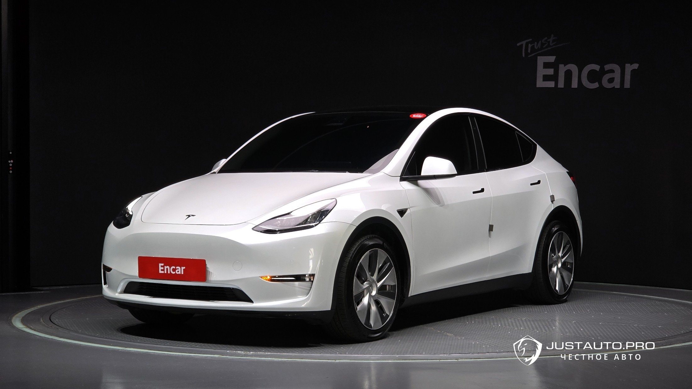 Автомобиль Tesla Model Y