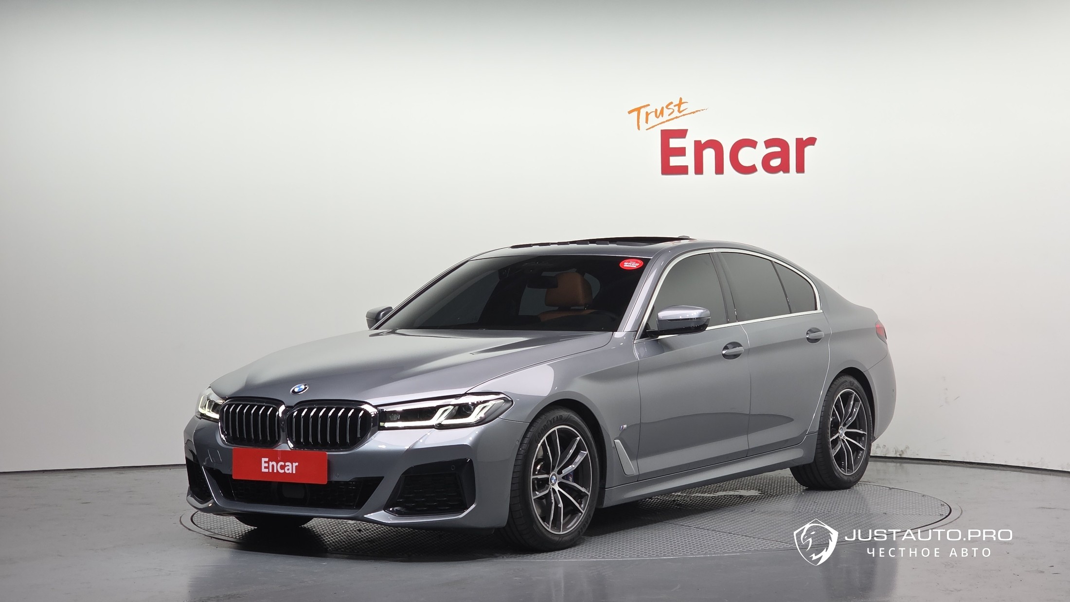 Автомобиль BMW 5-Series