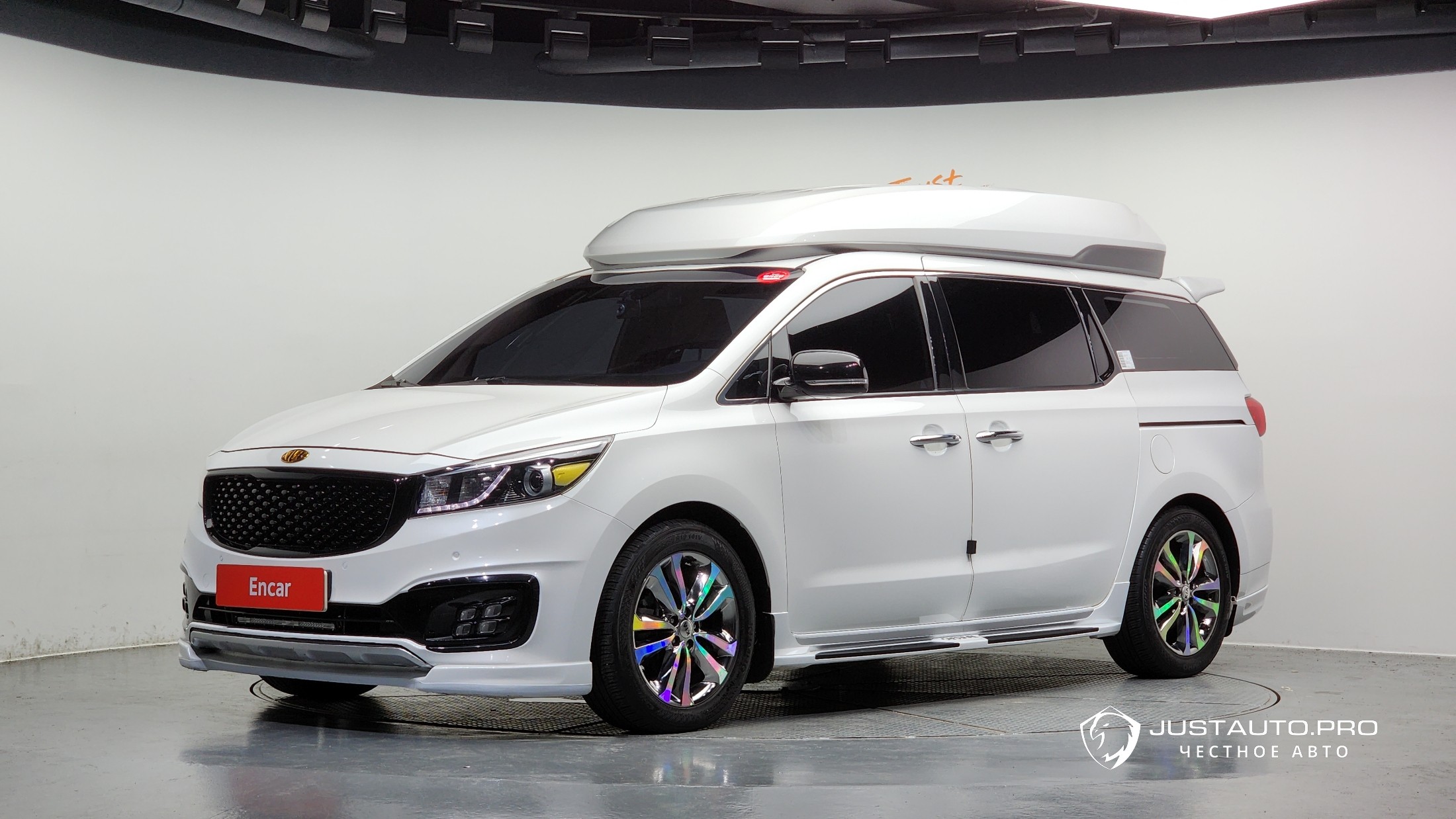 Автомобиль Kia Canival