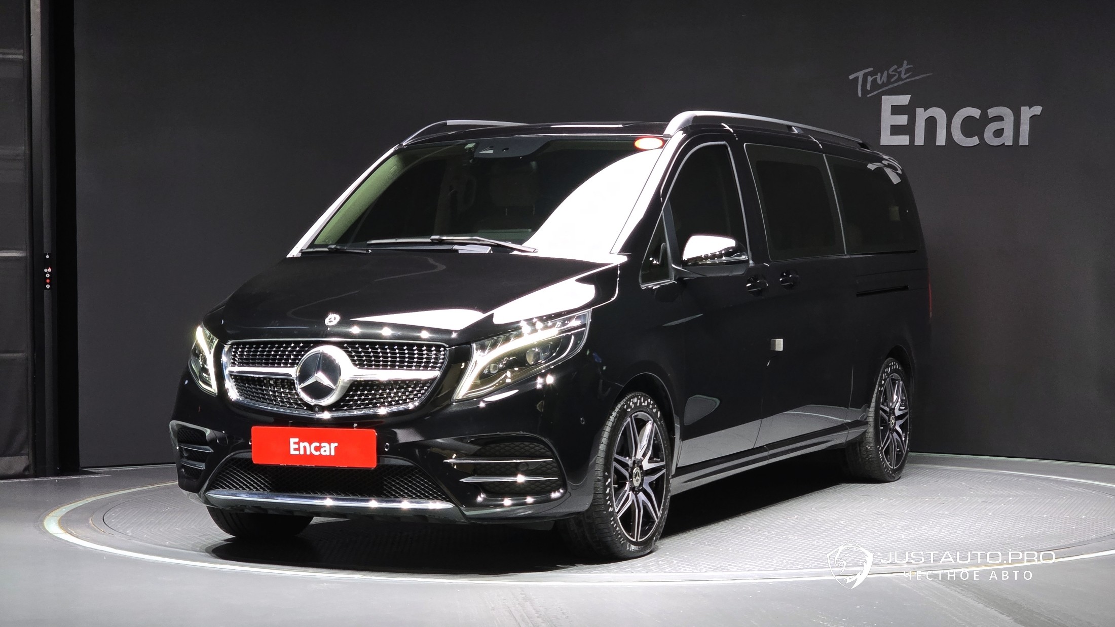Автомобиль Mercedes-Benz V-Class