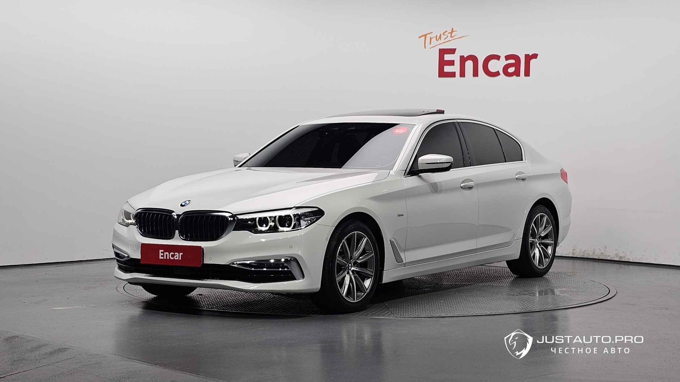 Автомобиль BMW 5-Series