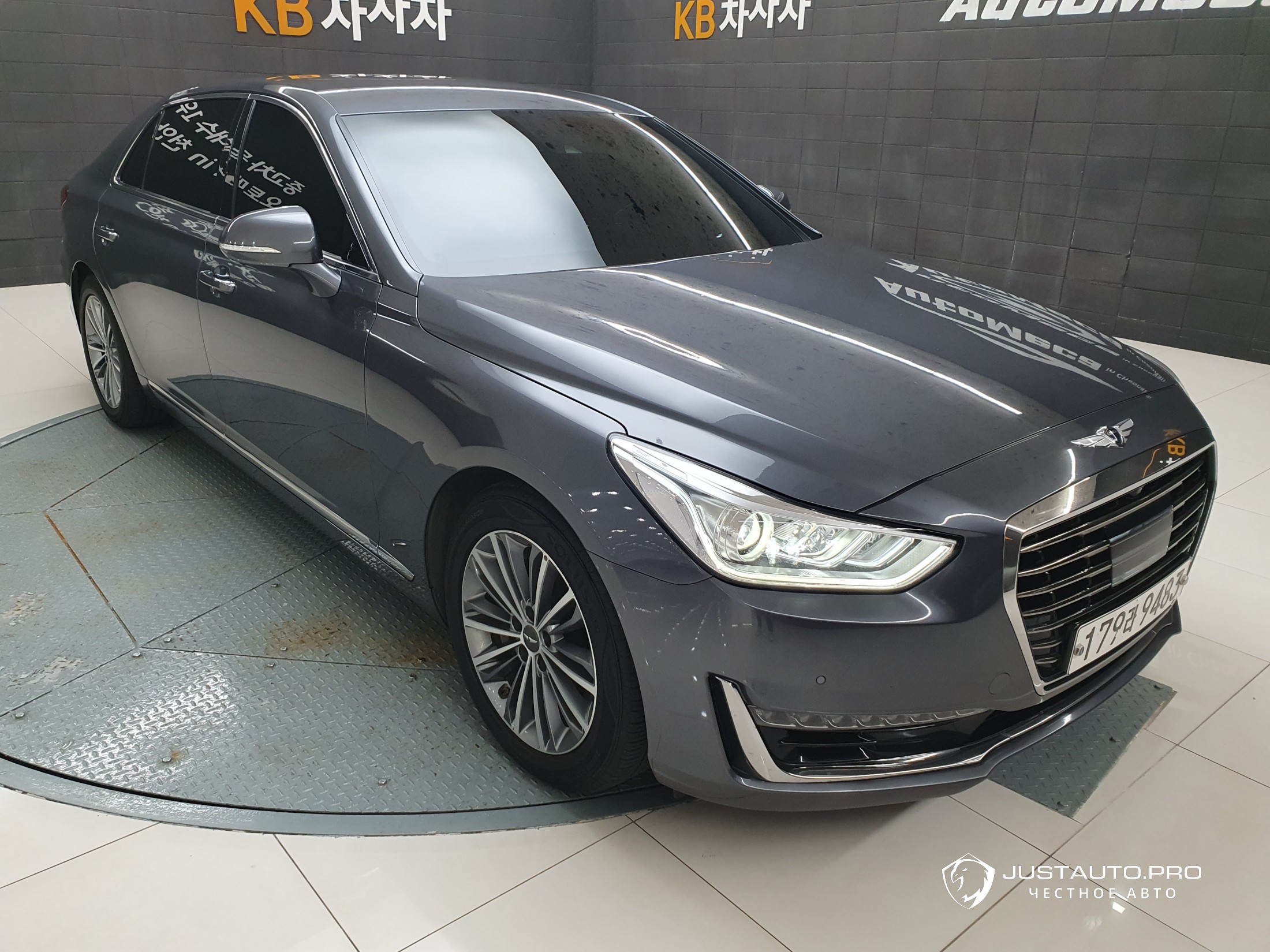 Автомобиль Genesis EQ900