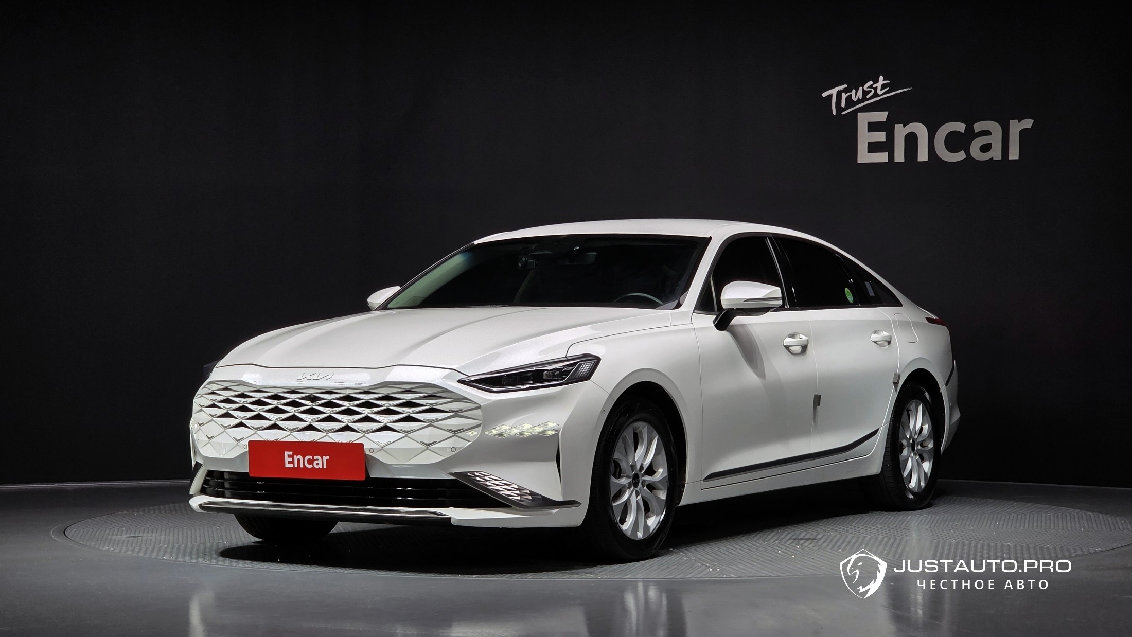 Автомобиль Kia K8