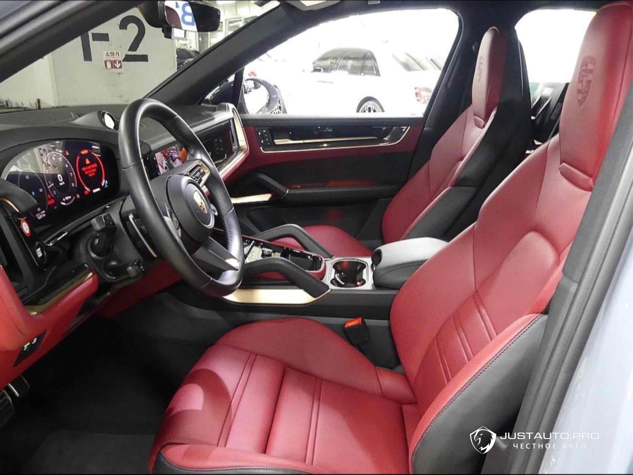 Автомобиль Porsche Cayenne