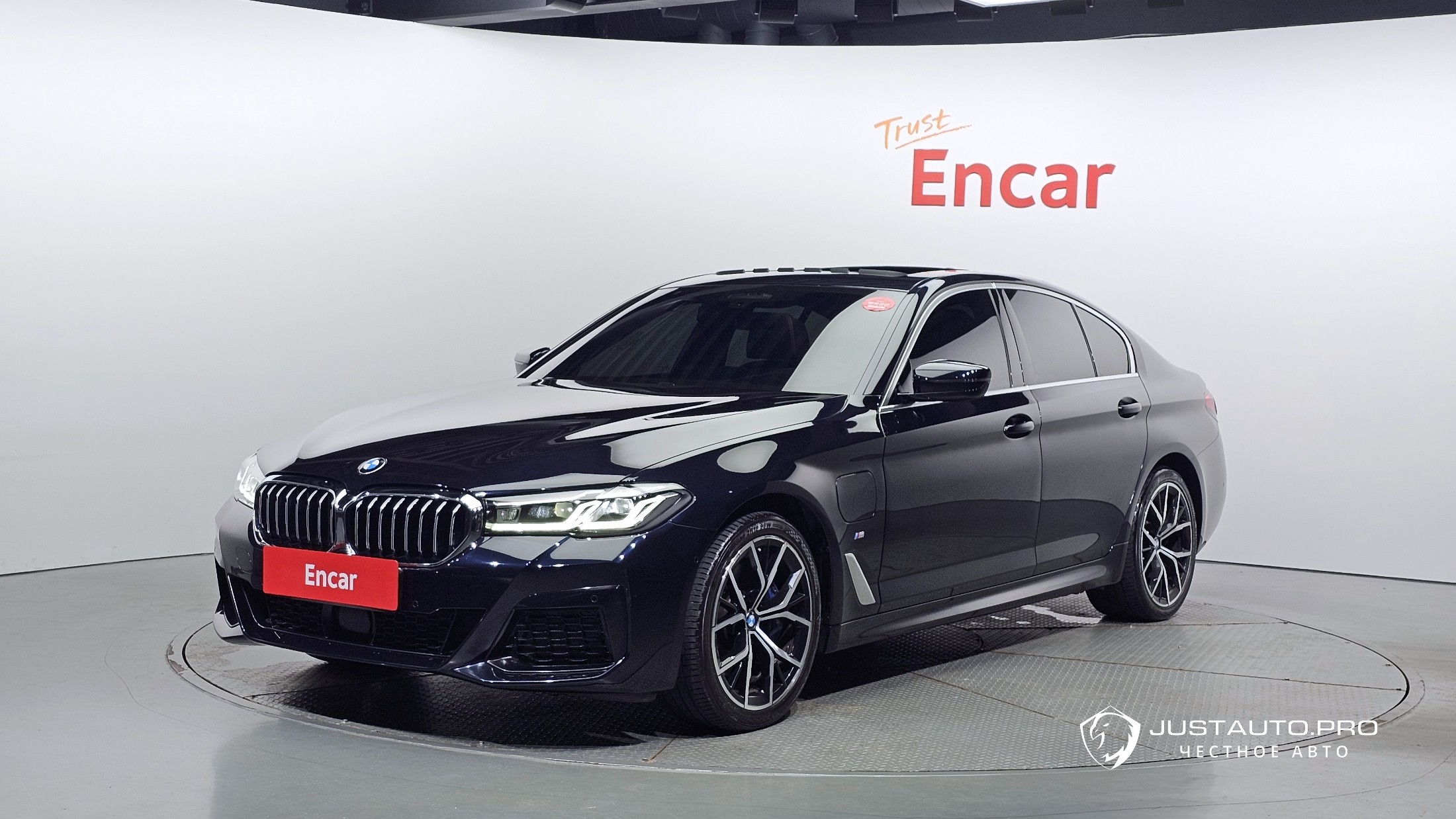 Автомобиль BMW 5-Series