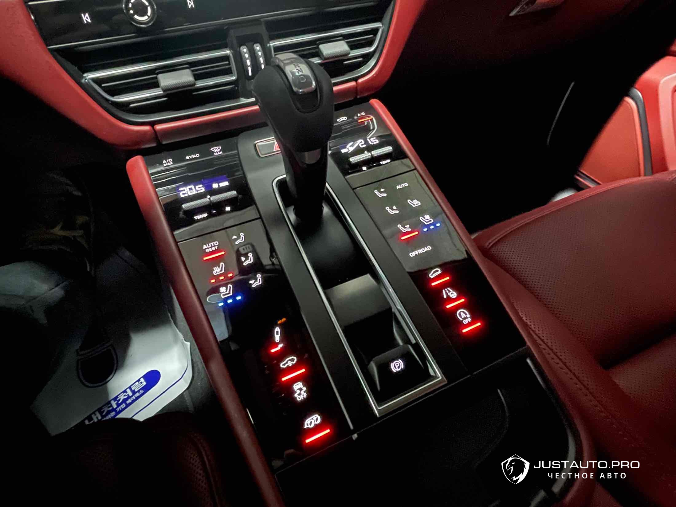 Автомобиль Porsche Macan