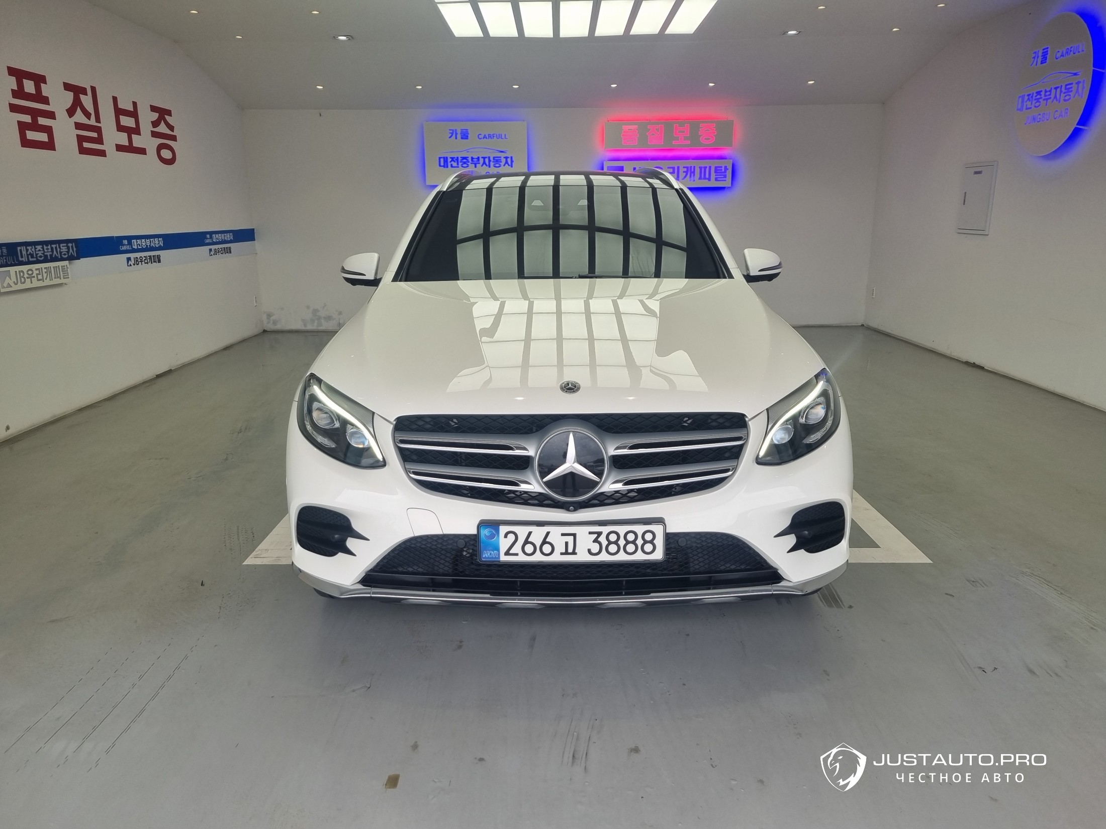 Автомобиль Mercedes-Benz GLC-Class