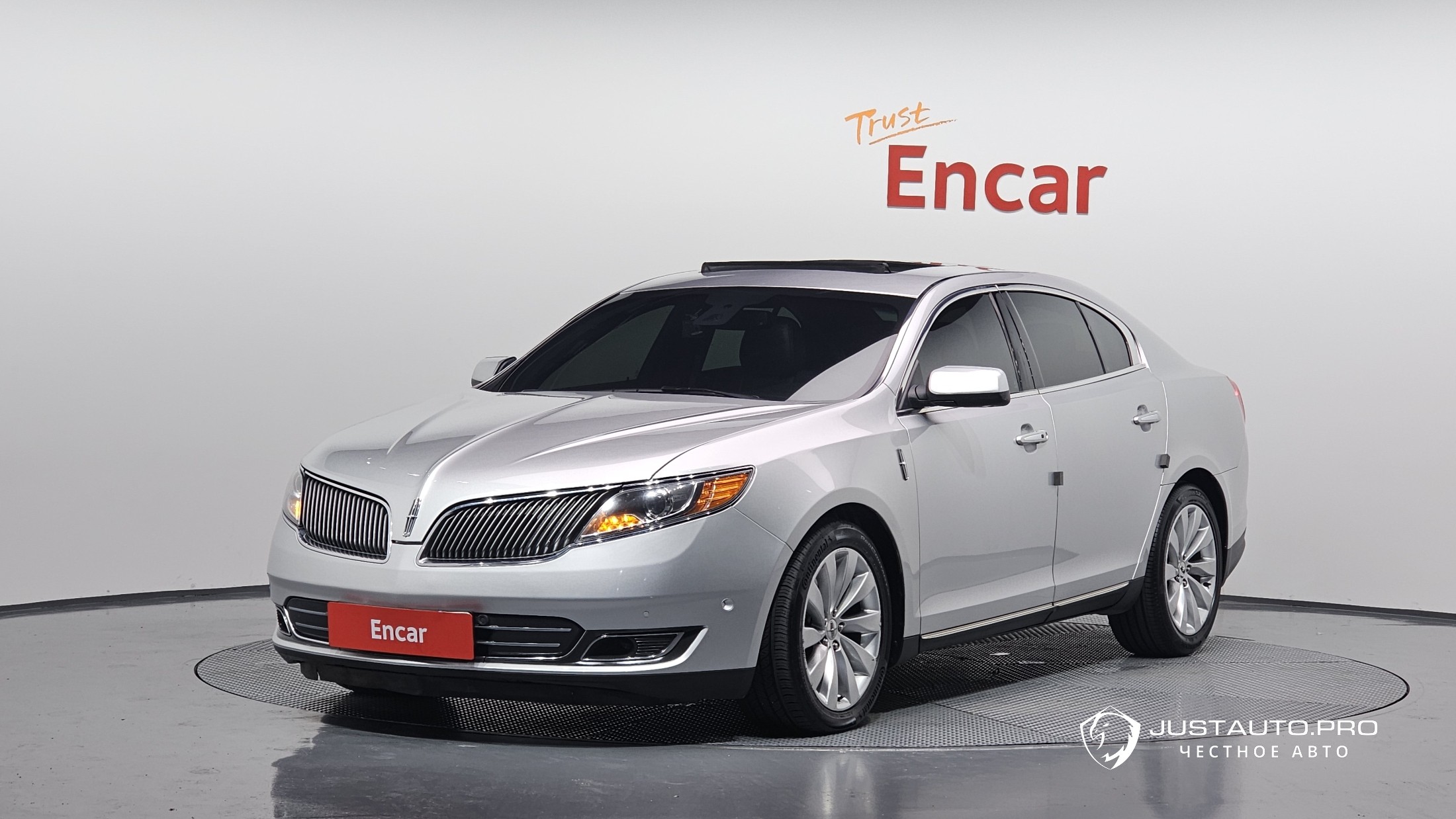 Автомобиль Lincoln MKS