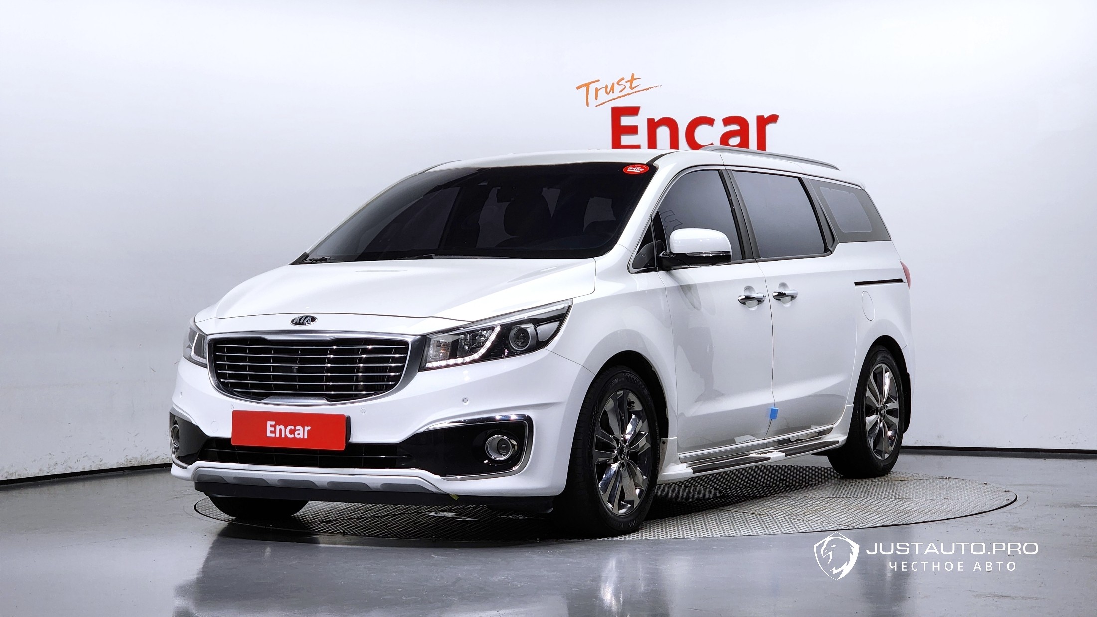 Автомобиль Kia Canival