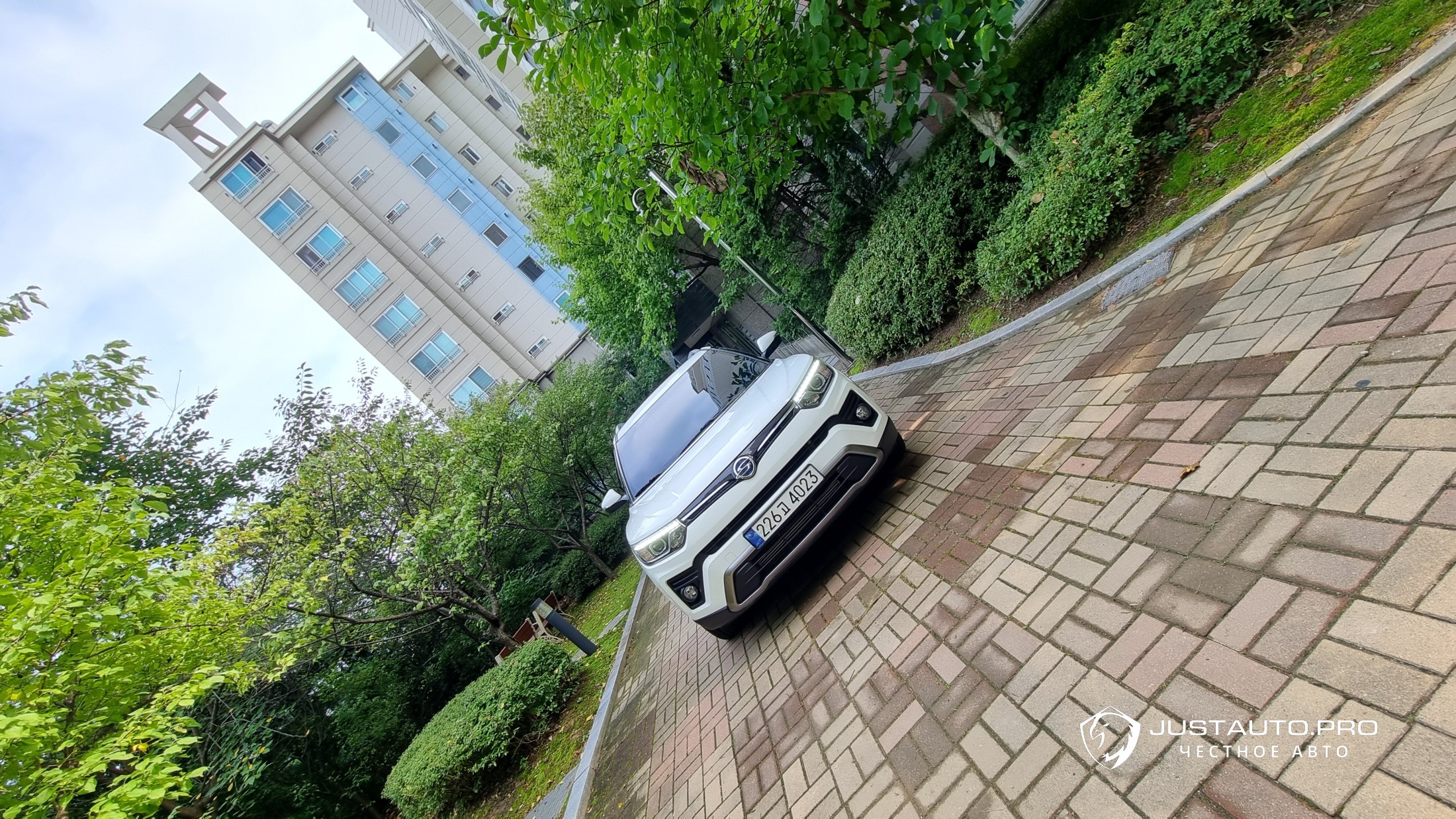 Автомобиль KG_Mobility_Ssangyong TIBOLI