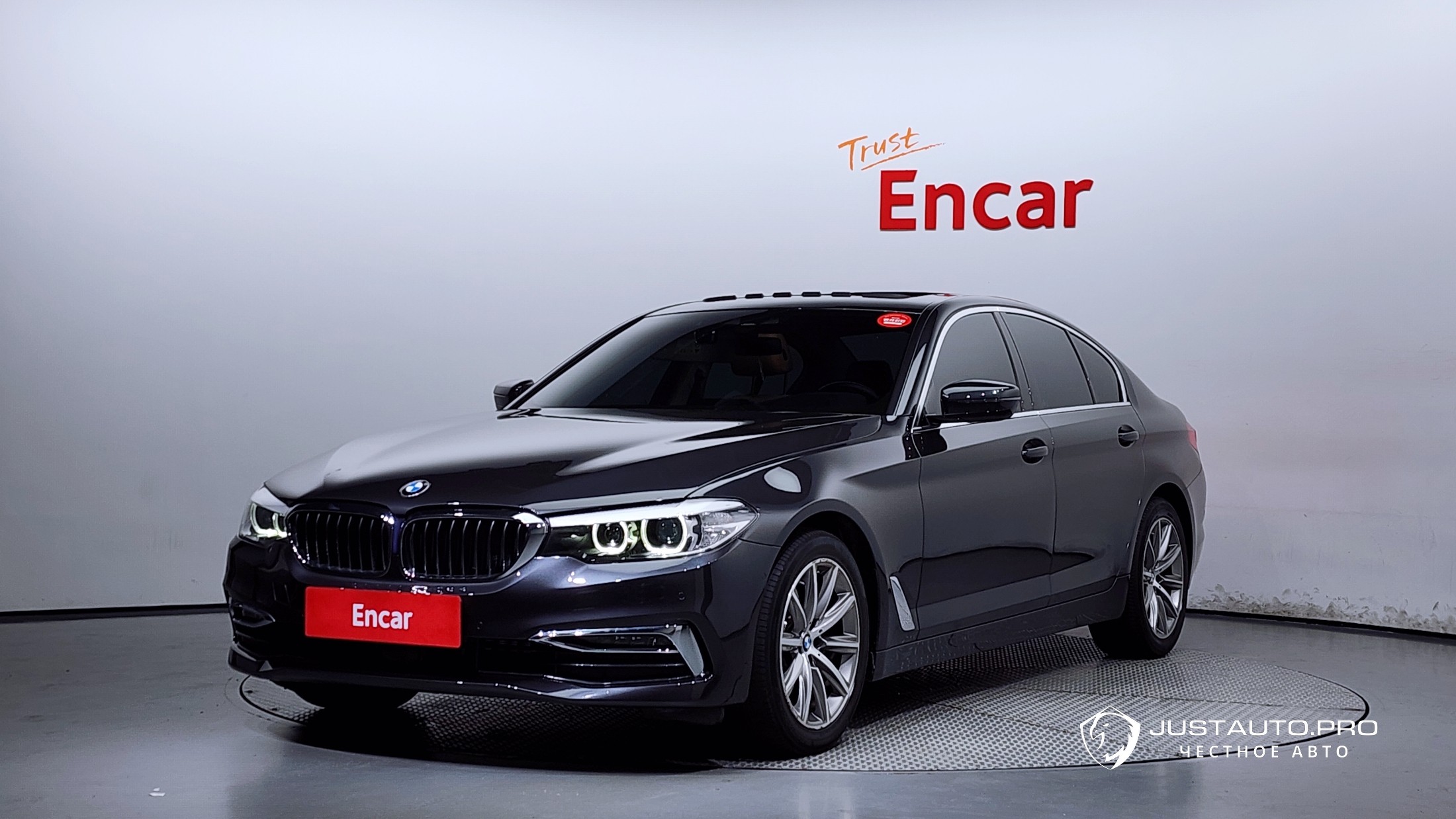 Автомобиль BMW 5-Series