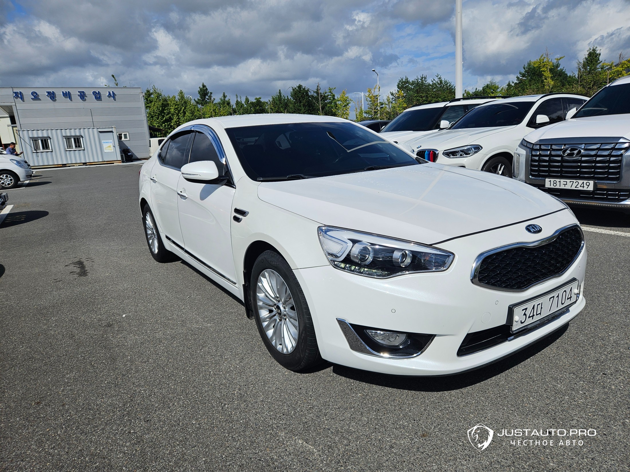 Автомобиль Kia K7