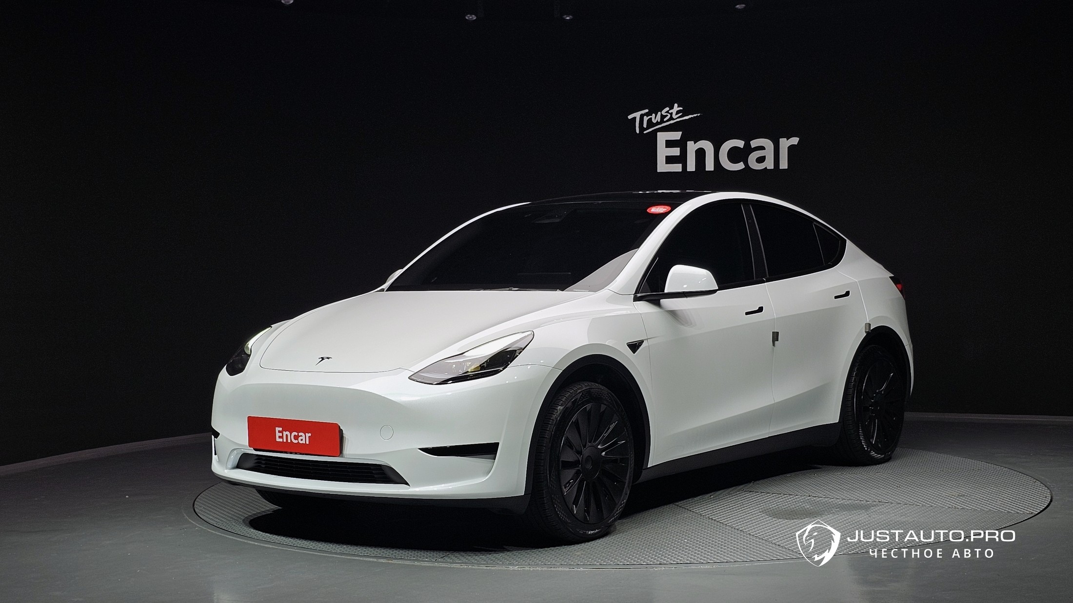 Автомобиль Tesla Model Y