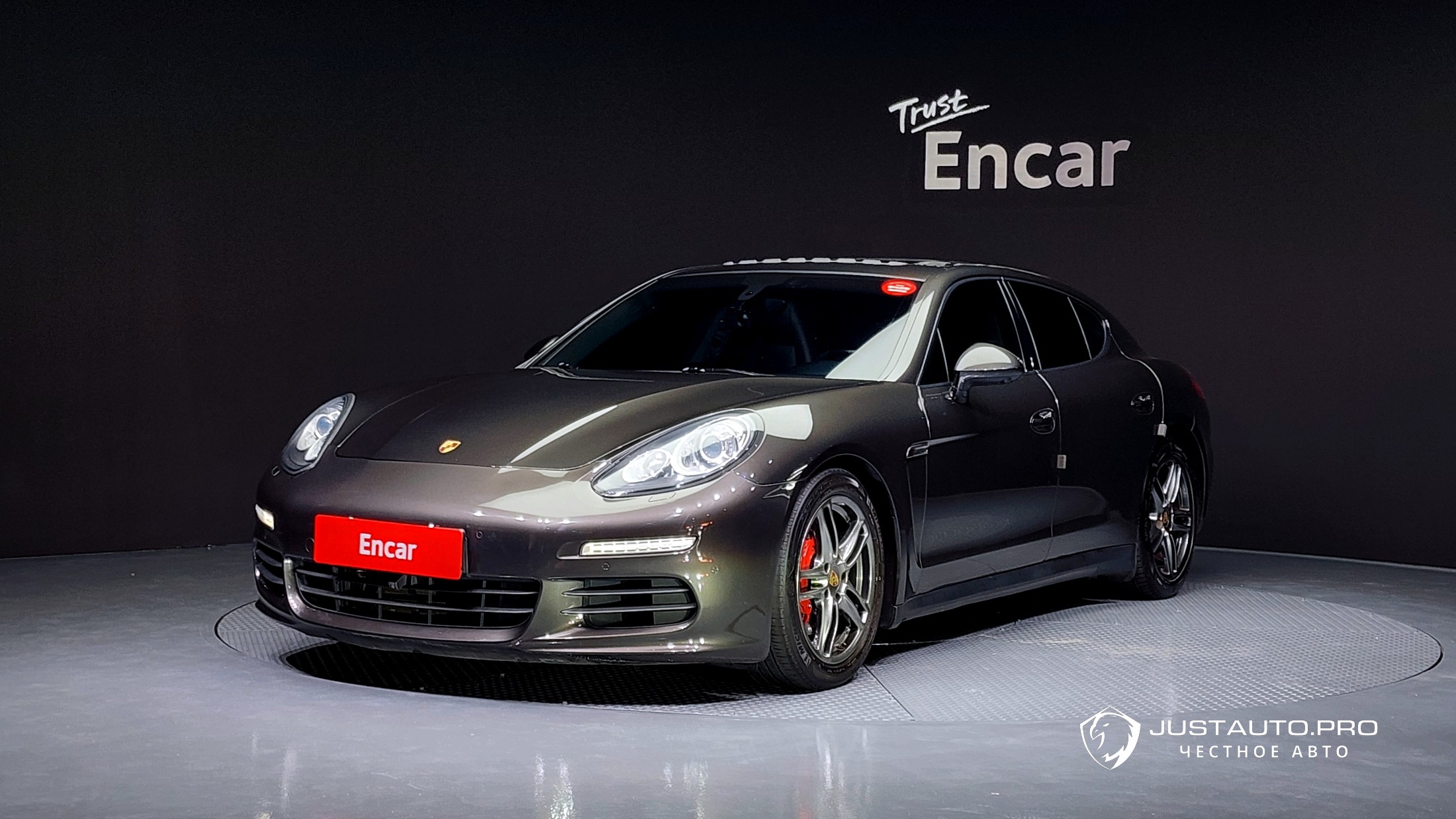 Автомобиль Porsche Panamera