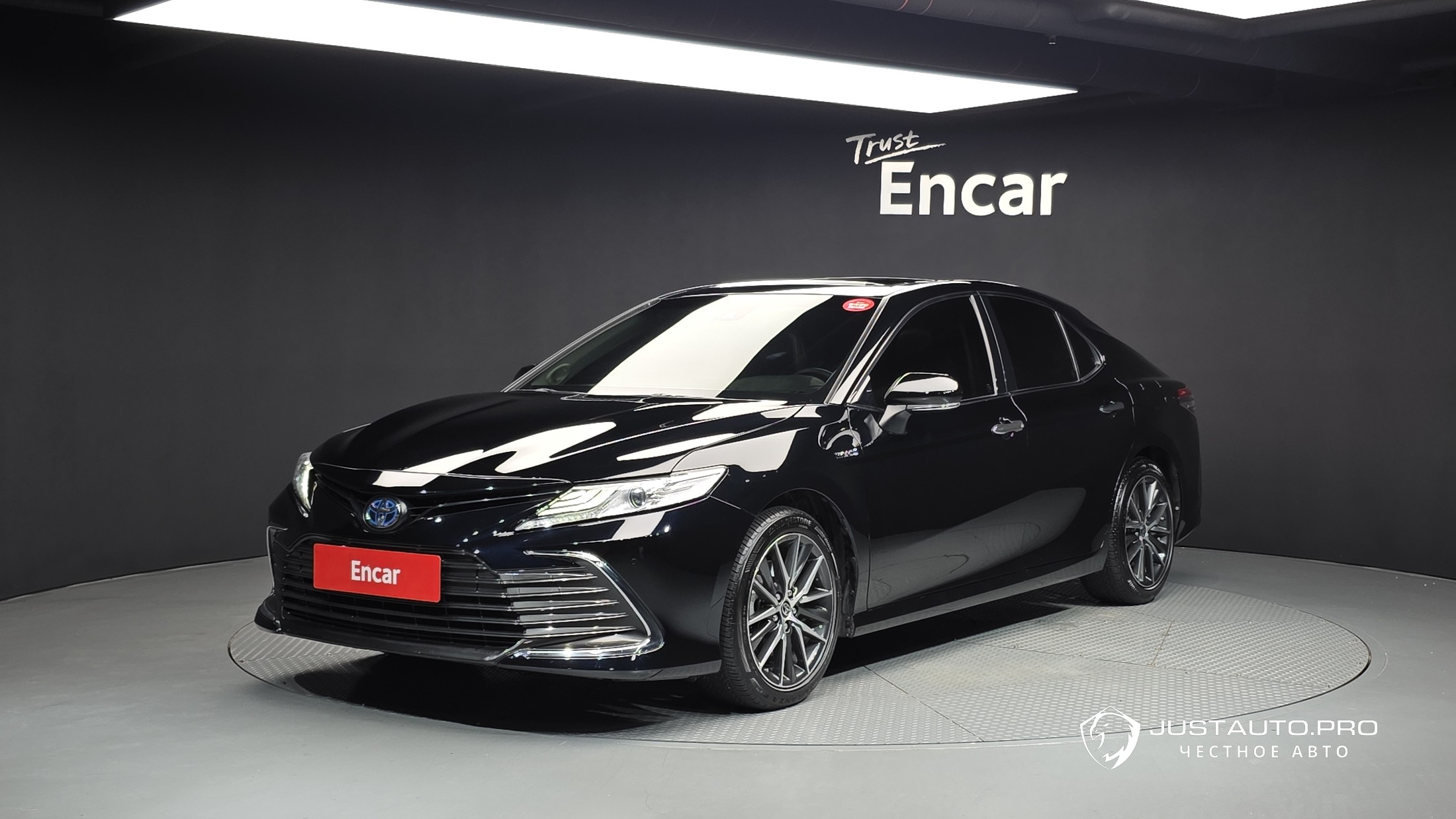 Автомобиль Toyota Camry