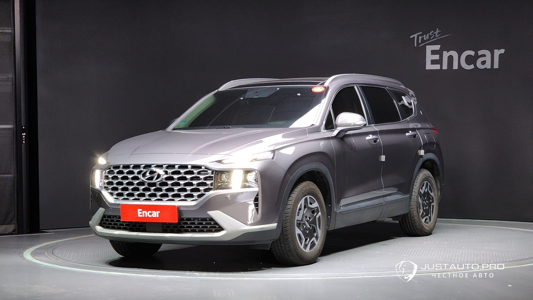 Автомобиль Hyundai Santafe