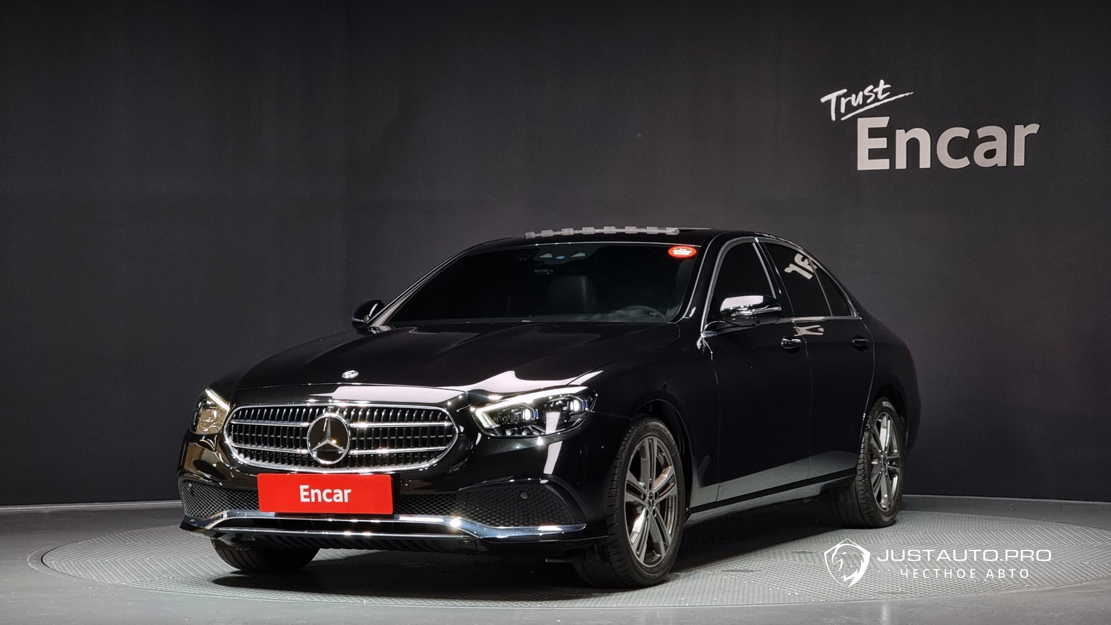 Автомобиль Mercedes-Benz E-Class