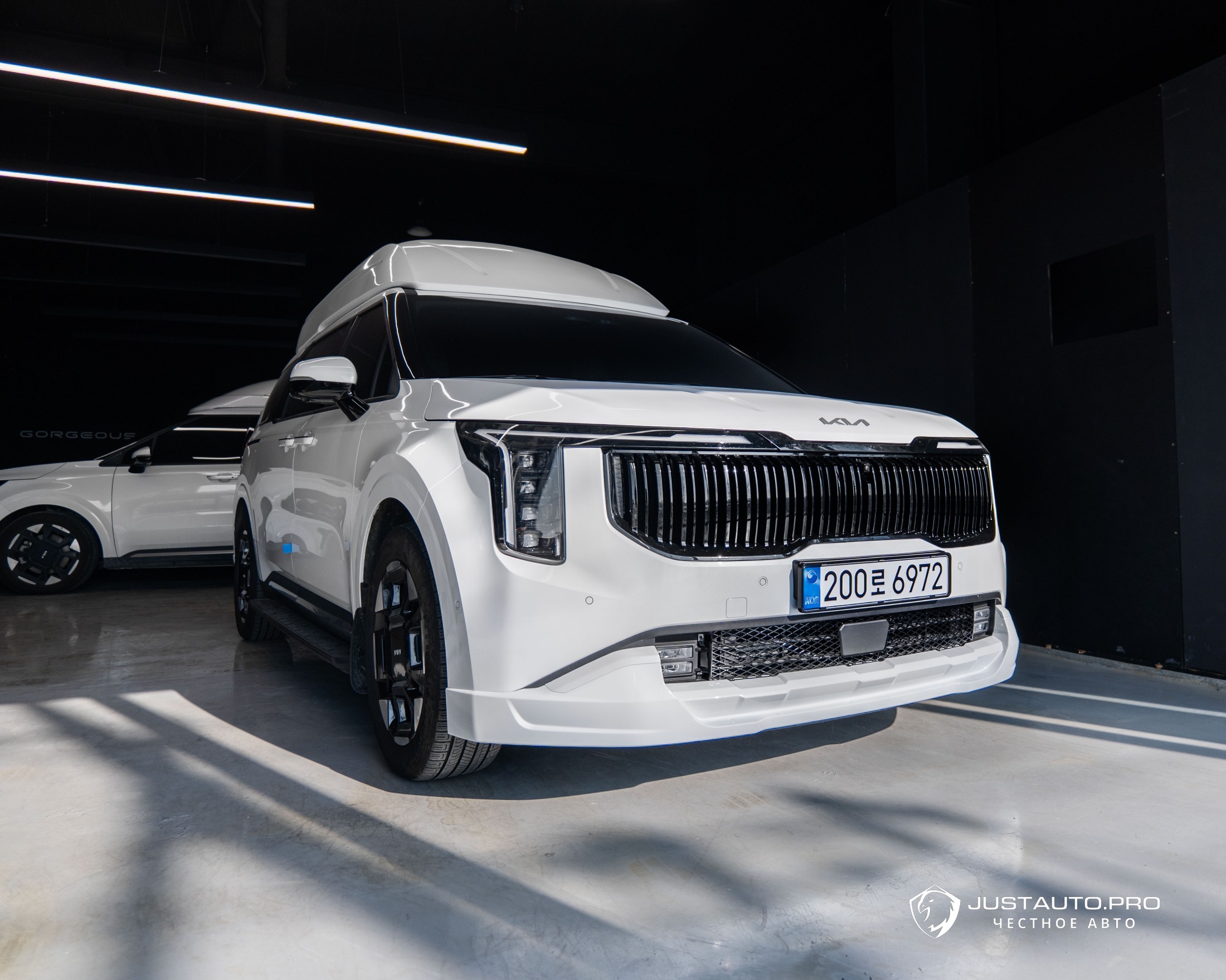 Автомобиль Kia Canival