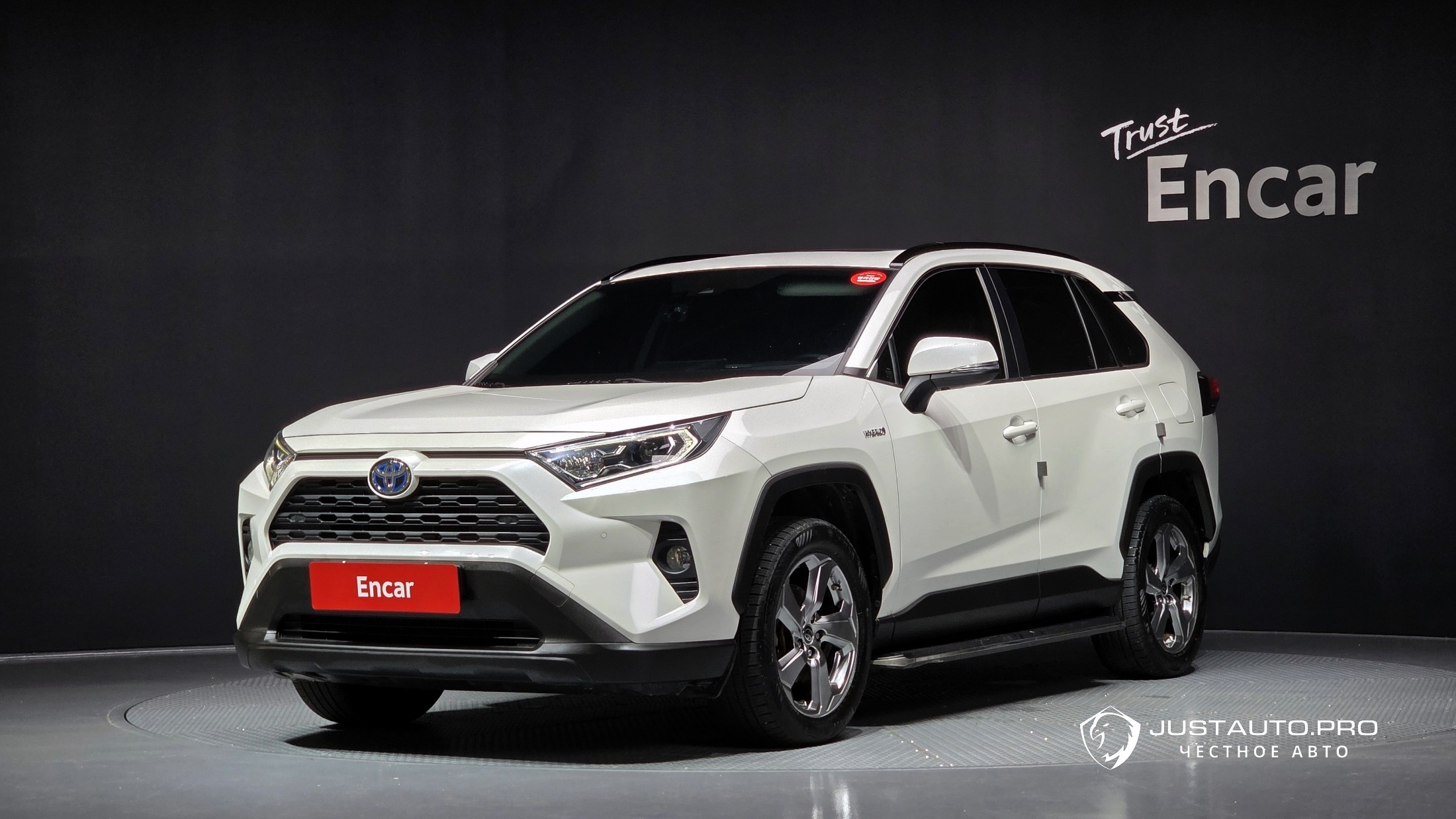 Автомобиль Toyota RAV4