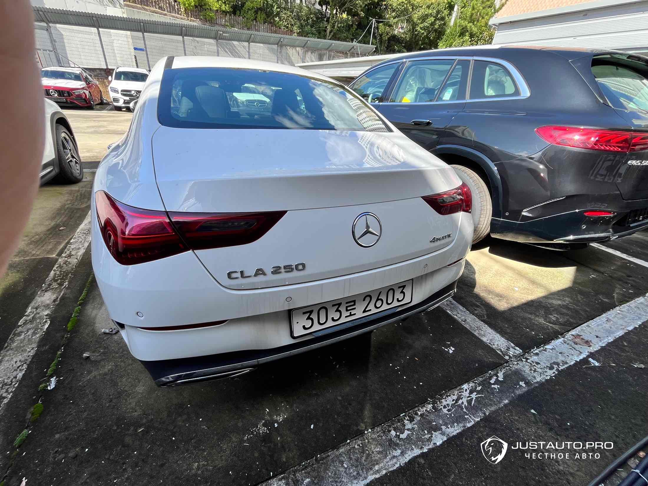 Автомобиль Mercedes-Benz CLA-Class