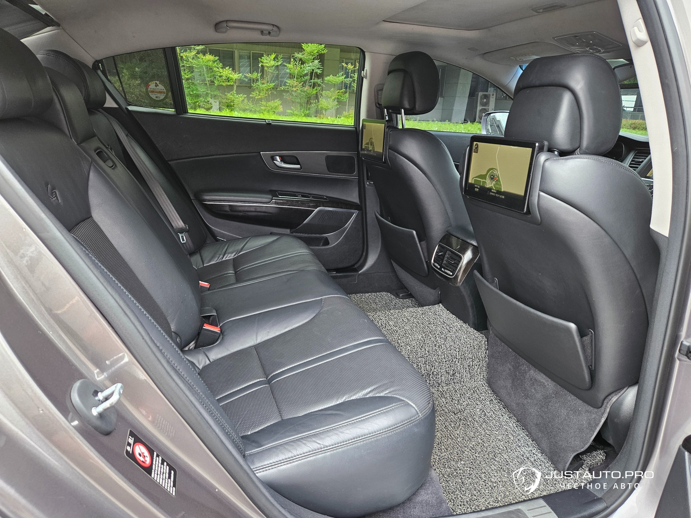 Автомобиль Kia K9