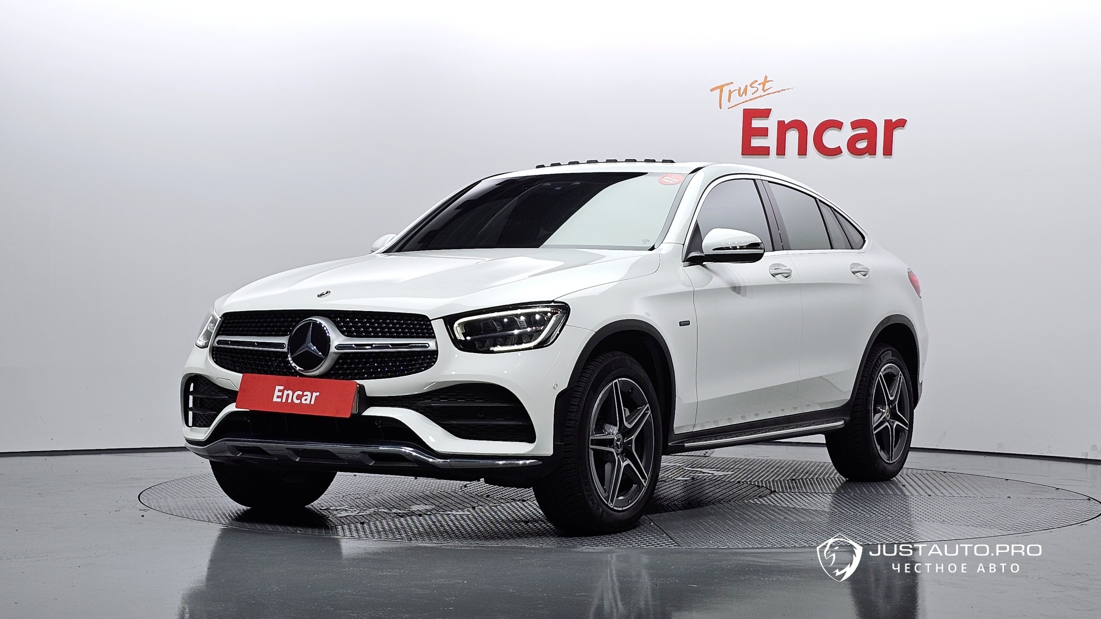Автомобиль Mercedes-Benz GLC-Class