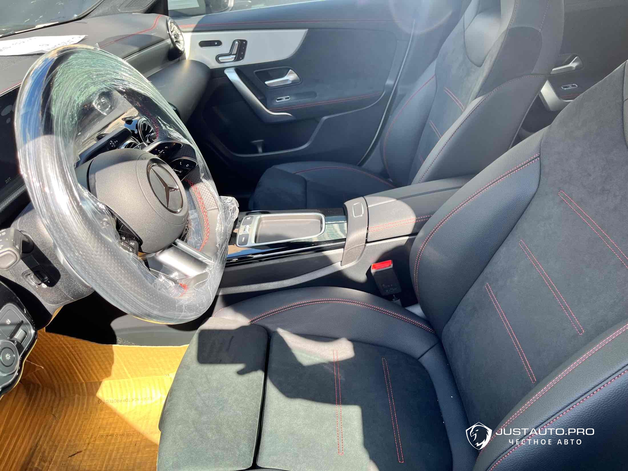 Автомобиль Mercedes-Benz CLA-Class