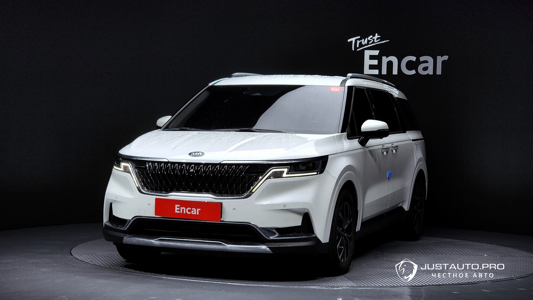 Автомобиль Kia Canival