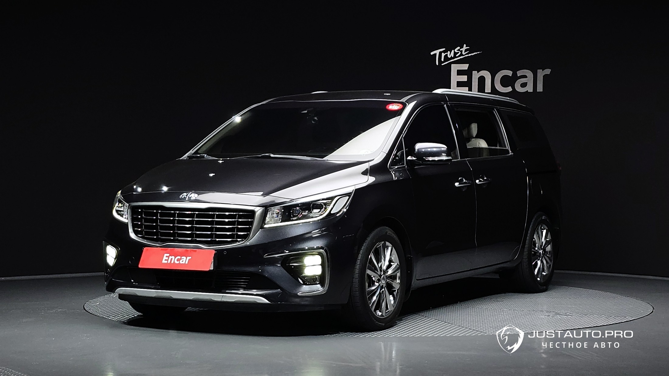 Автомобиль Kia Canival