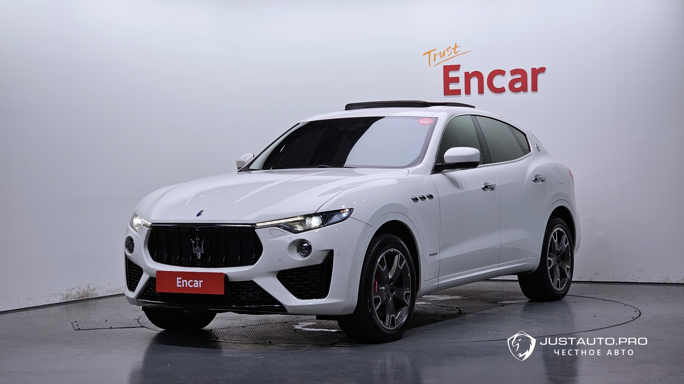 Автомобиль Maserati Levante