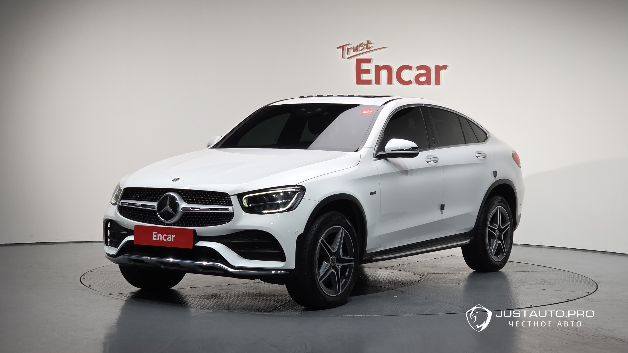 Автомобиль Mercedes-Benz GLC-Class