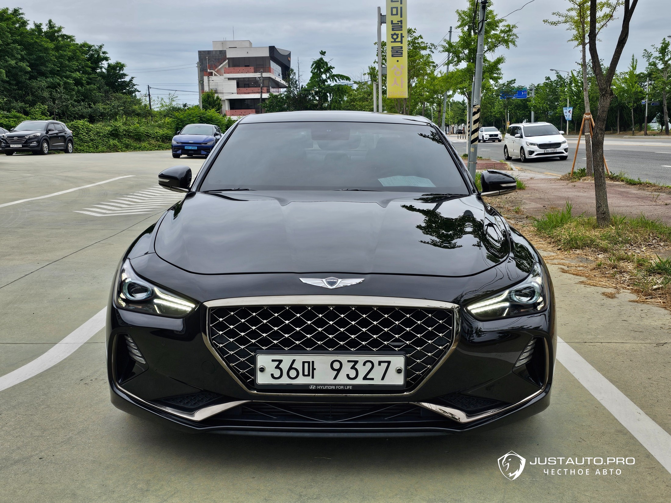 Автомобиль Genesis G70