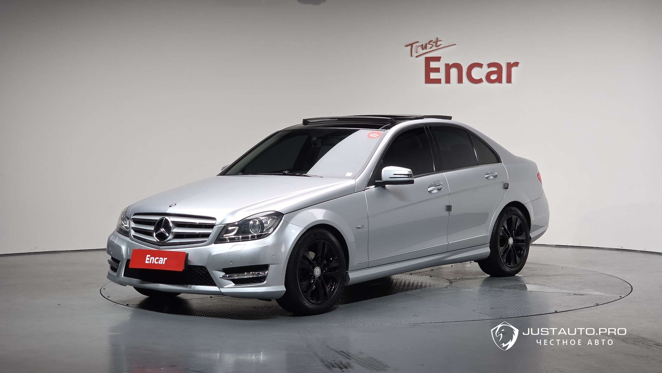 Автомобиль Mercedes-Benz C-Class