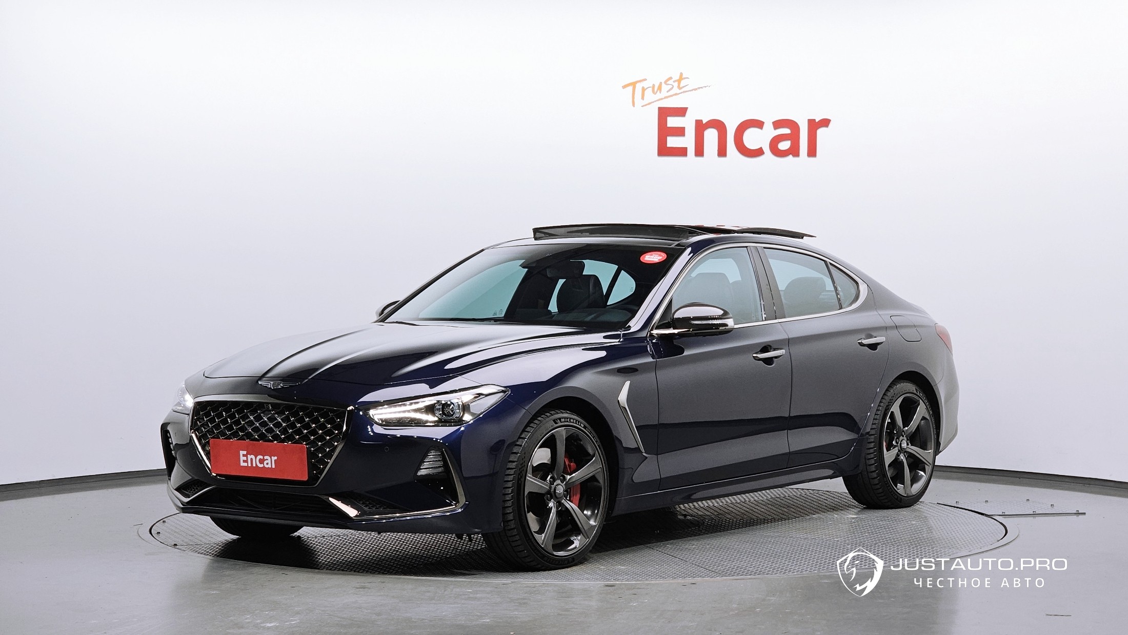 Автомобиль Genesis G70