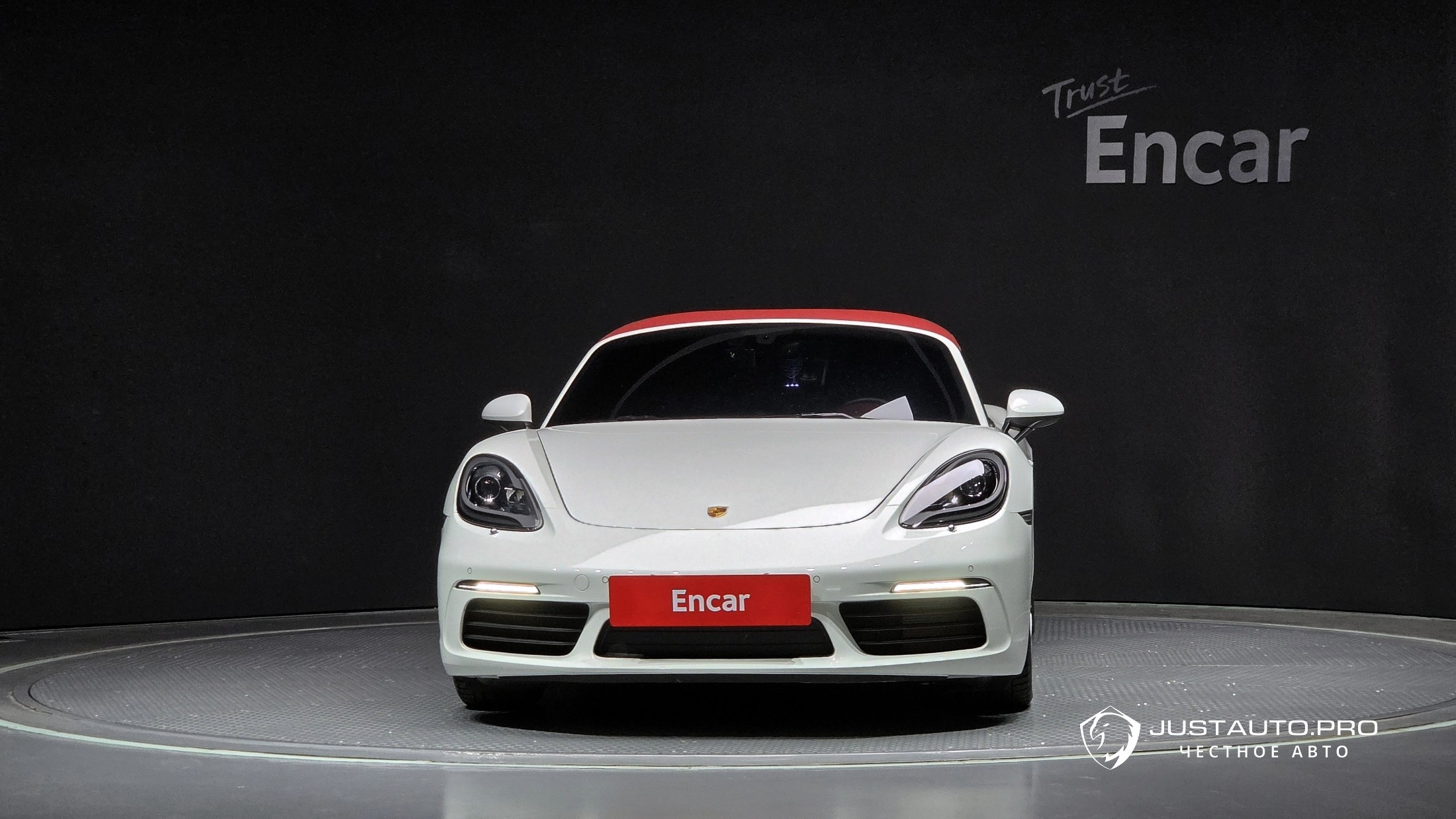 Автомобиль Porsche 718