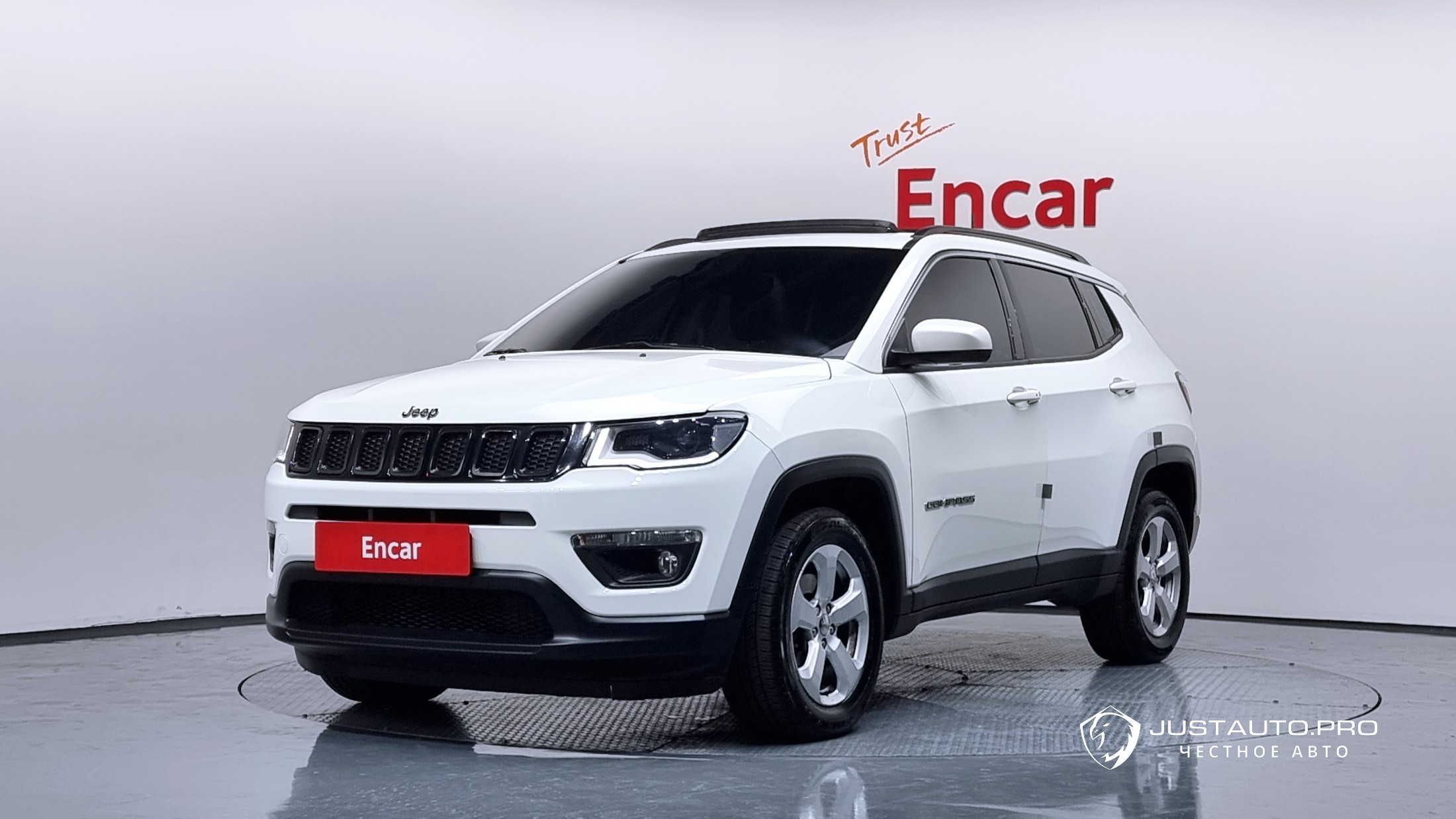 Автомобиль Jeep Compass