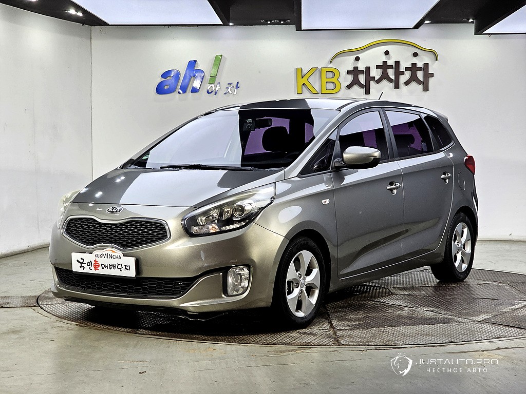 Автомобиль Kia Carens